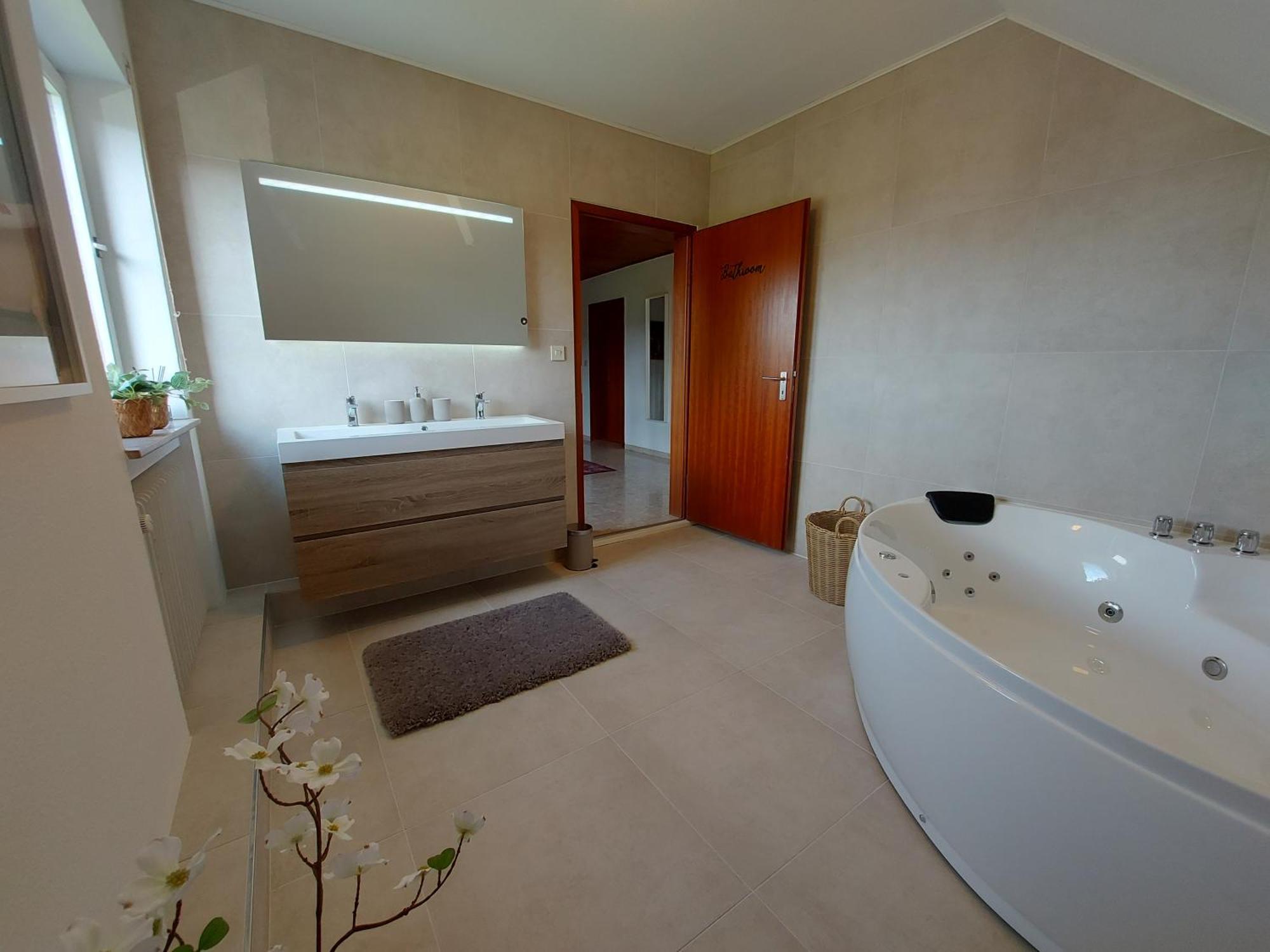 Ferienhaus Hescheld With Private Jacuzzi Hellenthal Exterior foto