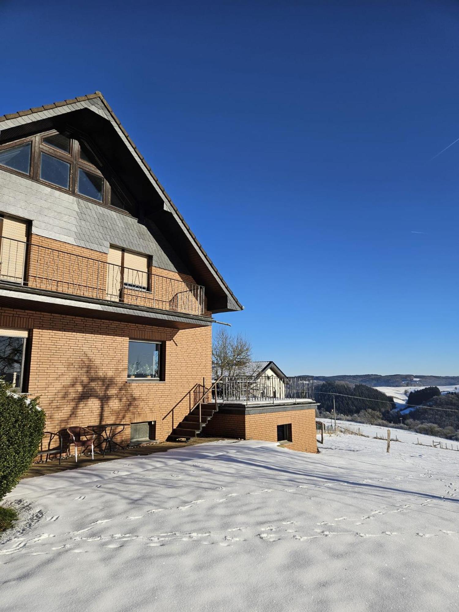 Ferienhaus Hescheld With Private Jacuzzi Hellenthal Exterior foto